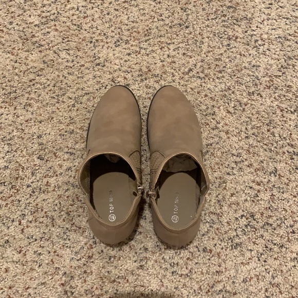 Tan Ankle Boots! - Picture 2 of 8